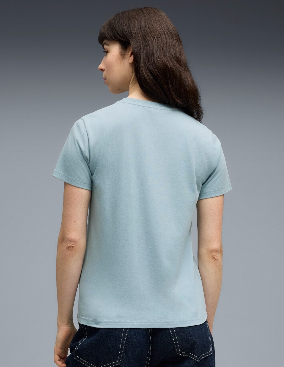 Playera manga corta Ess Elevated Comfort cuello redondo mujer 4